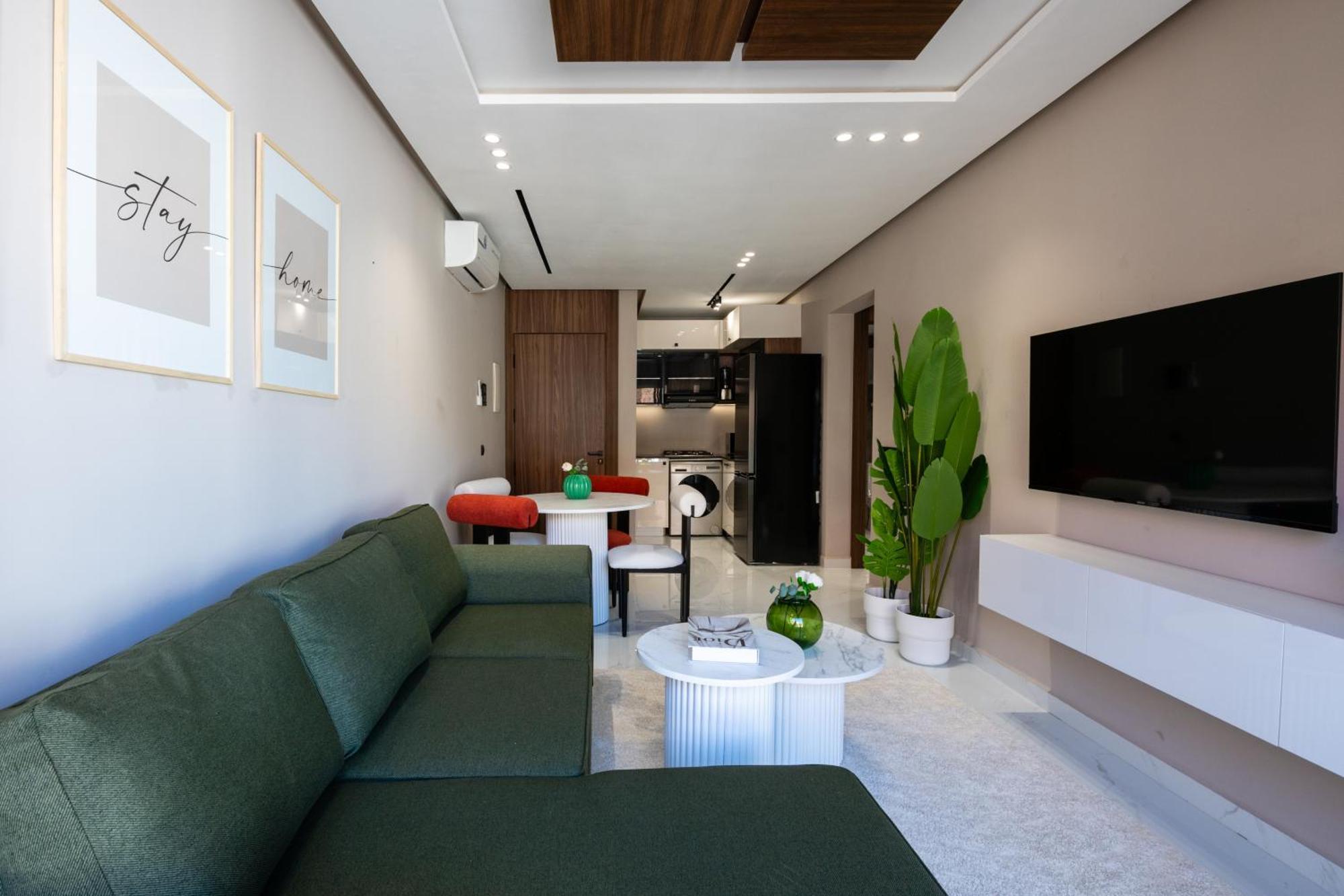 Tt Holidays Modern Center